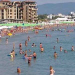 Българите напълниха морето през август