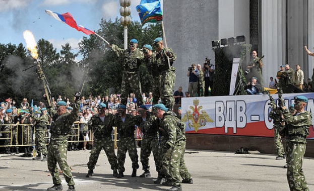 Военно-въздушните сили на Русия празнуват 90-та годишнина Военно-въздушните сили на Русия празнуват 90-та годишнина