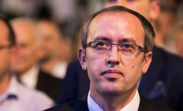 Косовският премиер Авдулах Хоти е дал положителна проба за коронавирус