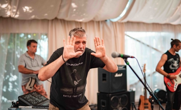 Голата истина за група Жигули разказва историята на българска рок