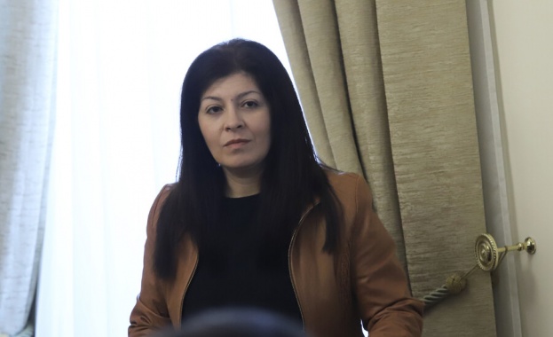 Севделина Арнаудова напуска Министерския съвет