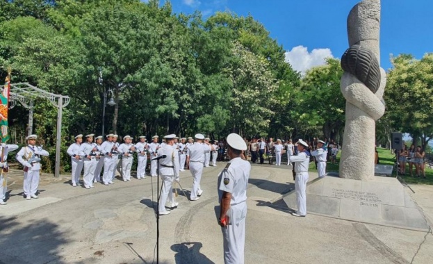 Военноморските сили отбелязват 141 години от създаването си Денят започна