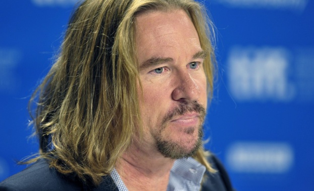 Звездата от Топ Гън Вал Килмър иска да работи до