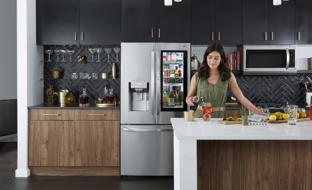 Емблематичният хладилник INSTAVIEW на LG постига впечатляващите продажби от 1 милион броя по цял свят