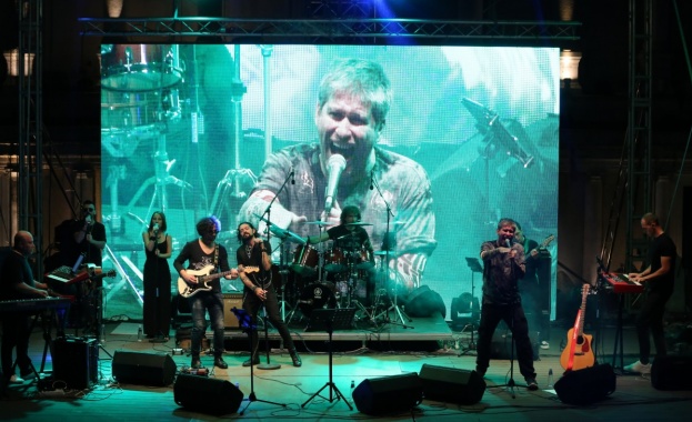 Празник на хубавия рокендрол се състоя на сцената на Античния