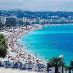 Задължително с маска и на открито в луксозния курорт Сен Тропе 