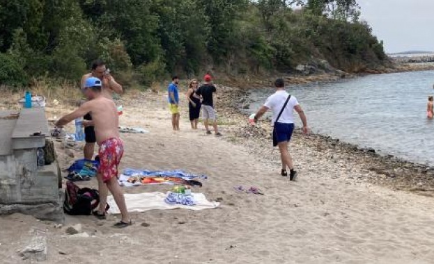Ново протестно плажуване край имението на Доган в "Росенец"