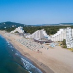 Ваканционното селище Албена отбелязва днес 56 години от своето основаване.