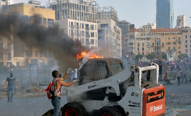 Чилийските спасителни екипи в Бейрут търсят признаци на живот под