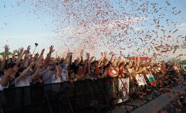 Новите условия на живот променят и фестивалите но ние сме