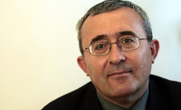 Оставете я да говори Тя не знае що прави Сачева