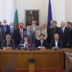 Корнелия Нинова: Държавата е парализирана. Борисов си купува време с парите на народа