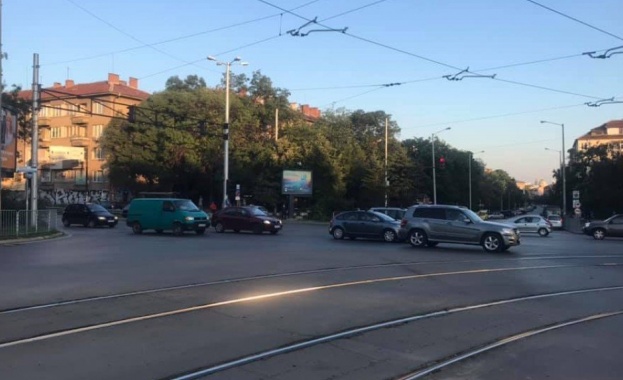 Късно през нощта органите на реда са премахнали новосъздадения палатков