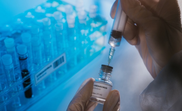Индия тества три ваксини против COVID-19