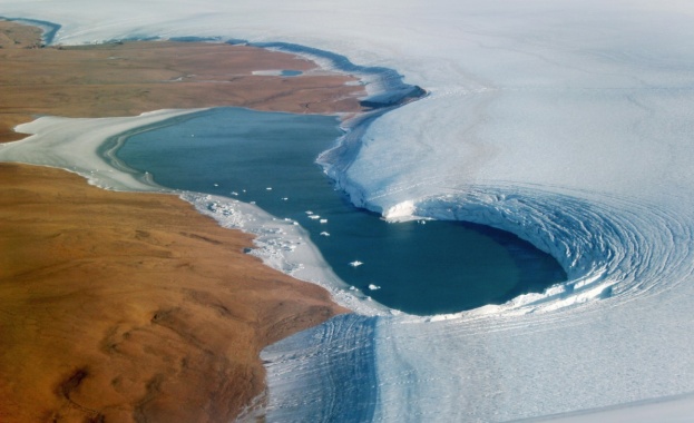 6 милиарда тона вода на ден. Ледовете в Гренландия се топят с рекордна скорост  