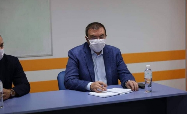 Д-р Ангелов: Недостиг на легла и предпазни средства в лечебните заведения в област Русе няма