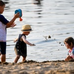 Човек може да бъде щастлив, когато ...