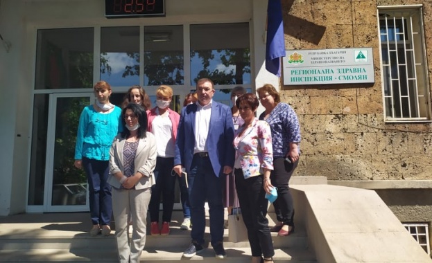 От колегите от областната болница Д р Братан Шукеров в Смолян