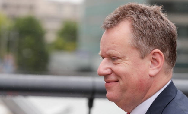 Великобритания все още вярва че през следващия месец ще може