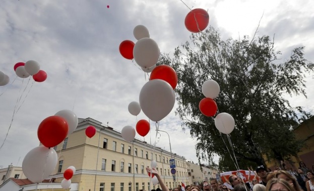 Лидерите от ЕС се събират днес с видеоконферентна връзка за