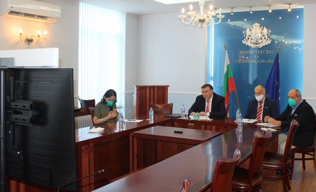Министър Ангелов: Работещите на първа линия трябва да знаят, че Министерството на здравеопазването стои зад тях