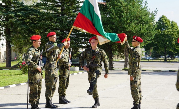 Военна клетва положиха днес тридесет и девет военнослужещи, назначени във военни формирования на Сухопътните войски 