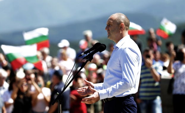 Президентът: Парламентът е дискредитиран, единственото решение е саморазпускане 