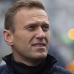 Тялото на Навални бе предадено на майка му