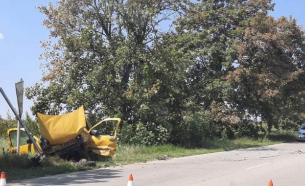 Тежък пътен инцидент е затворил пътя от Добрич към Балчик.