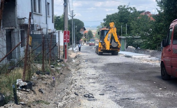 Летни ремонти в Куклен Наново се изграждат улиците Никола Вапцаров