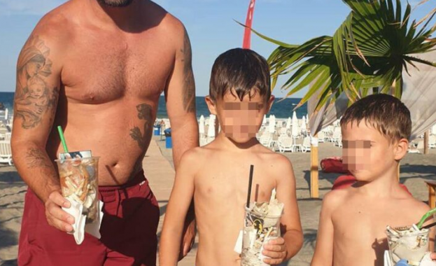 Приказката Сливи за смет със съвременна морска версия На плажа