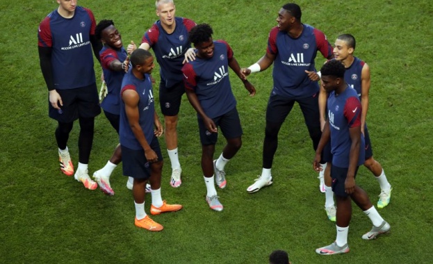 Тази вечер от 22 00 часа българско време отборите на Байерн