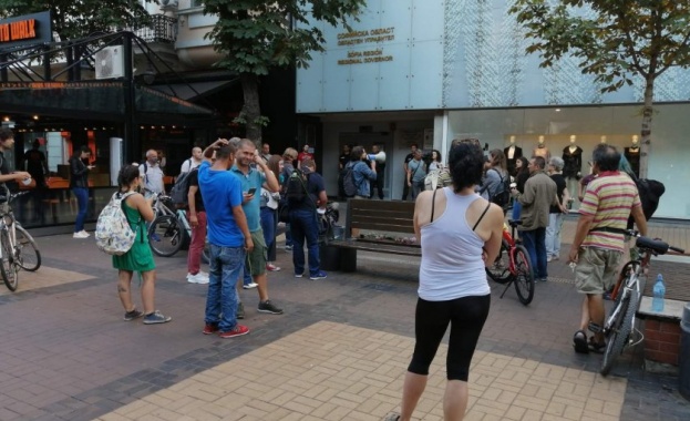 Нова блокада изненада тази сутрин Окупирана е сградата на Софийската