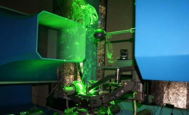 Ново лазерно оборудване работи в лабораторията за автономни летателни апарати