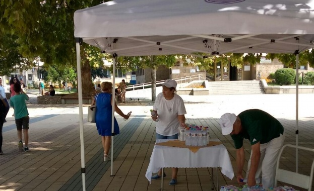 Поради високите температури Община Ловеч организира на 24 август раздаване