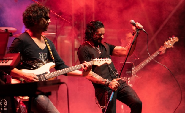 Данчо Караджов се включва в турнето на Intelligent Music Project и звездата на Rainbow Рони Ромеро 