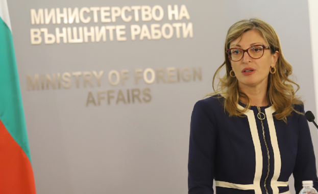 Твърдо вярвам че договорът който подписахме през 2017 г съдържа