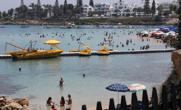 През първите пет месеца на тази година броят на международните