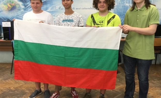 Български ученици спечелиха четири бронзови медала от 31 та Международна олимпиада