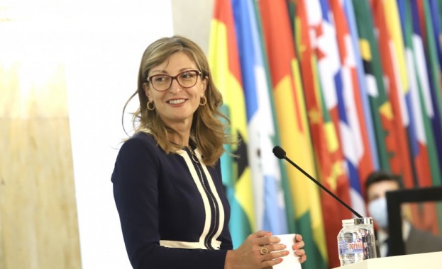 Захариева ще участва в Съвета „Външни работи” в Люксембург