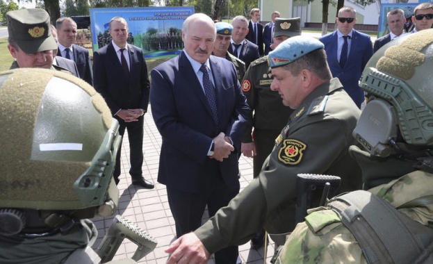 По заповед на беларуския президент Александър Лукашенко половината армия на