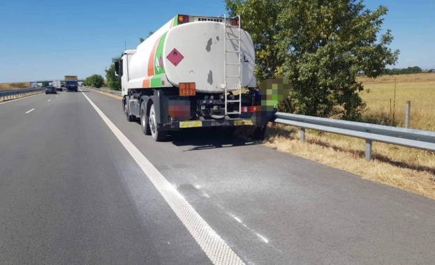 Служители на пловдивската Пътна полиция предотвратиха опасен инцидент с цистерна