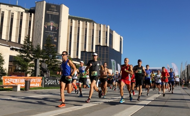 Точно в 9 часа тази сутрин бе даден старта на
