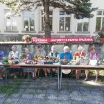 Стопани от село Брестово показват дарове от земеделските градини