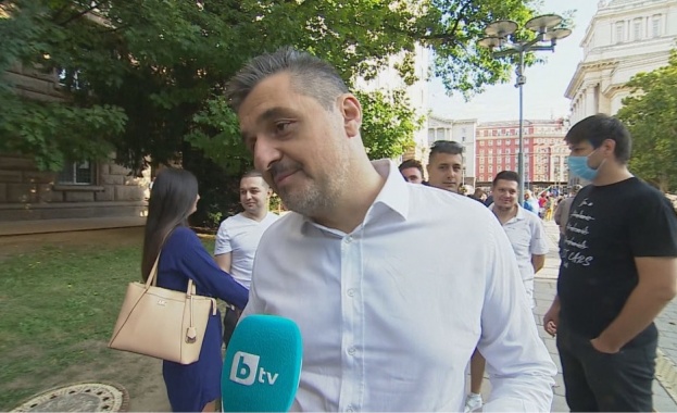 Активът на БСП официално се влива в антиправителствените протести днес
