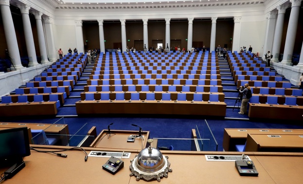  Правната комисия в НС обсъжда прокурора, който ще разследва обвинител №1 