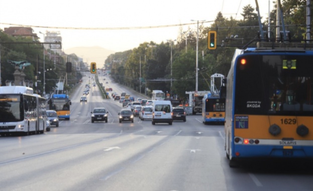 Движението по Орлов мост е напълно спокойно автобусите тролеите и