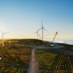 Apple инвестира в най-голямата вятърна централа в света