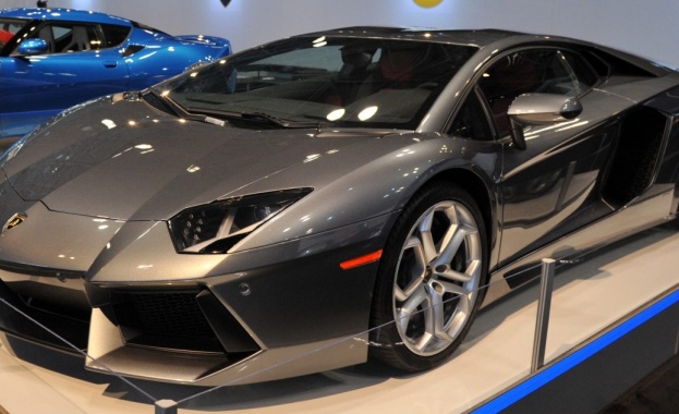Глобен иранец, продавал в Истанбул дини от багажника на Lamborghini Aventador Глобен иранец, продавал в Истанбул дини от багажника на Lamborghini Aventador