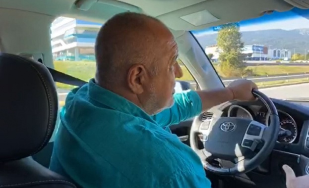 Бойко Борисов: Войната е между ГЕРБ и ДПС, другите са за цвят и меродия Бойко Борисов: Войната е между ГЕРБ и ДПС, другите са за цвят и меродия